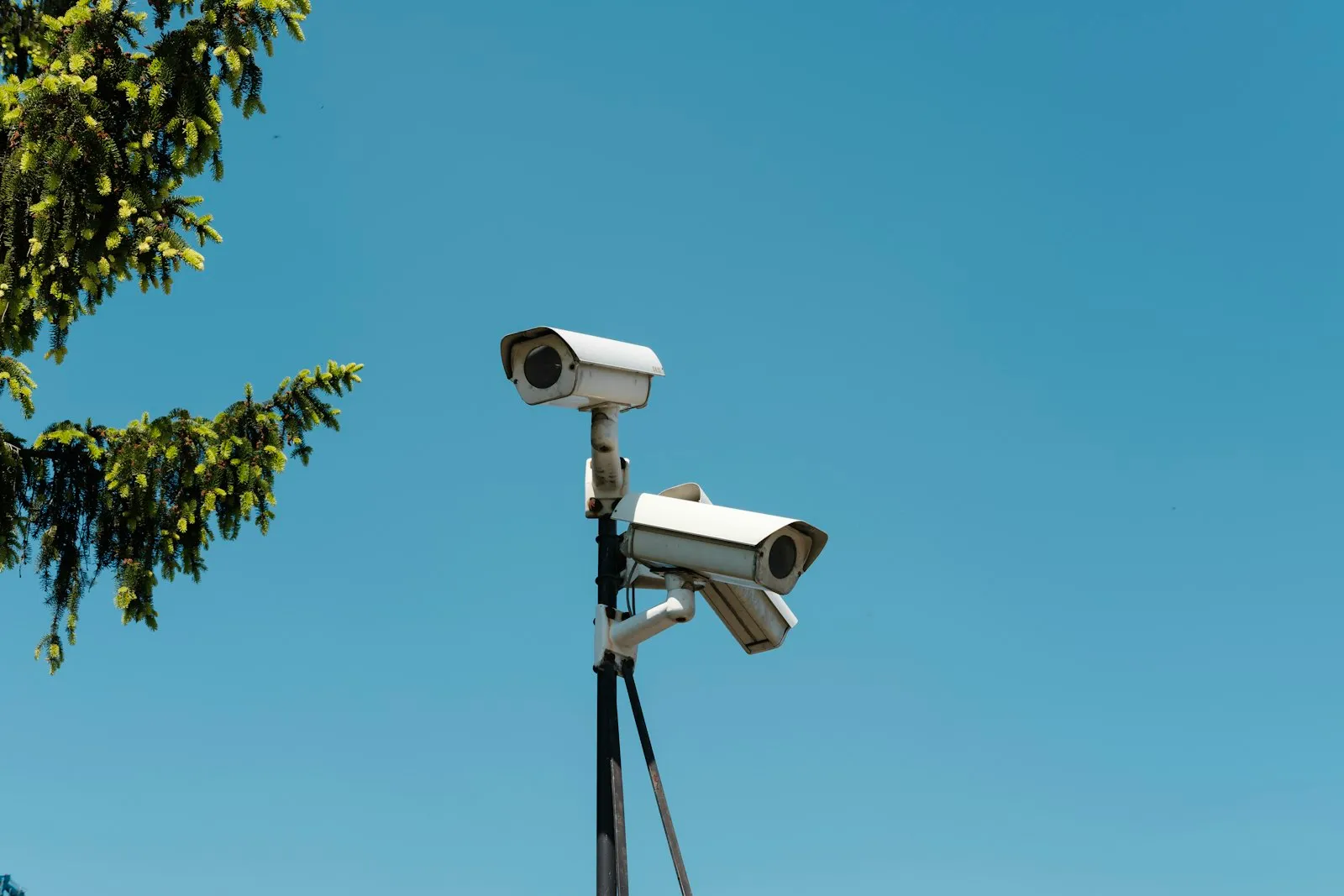 Camera giám sát ngoài trời